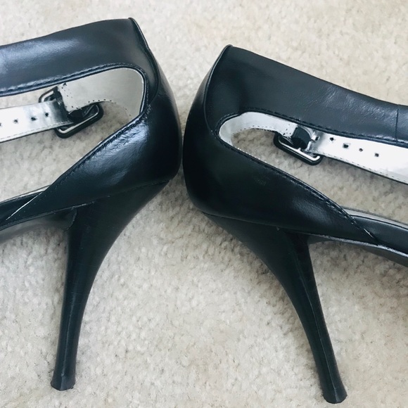 Bandolino T-Strap Heels - Picture 7 of 8